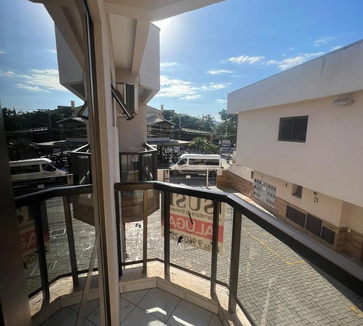 Sobrado Centro De Bombinhas 50 M Do Mar Com 02 Suites Apartamento
