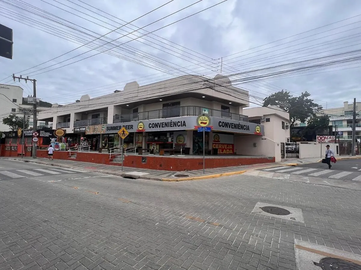 Sobrado Centro De Bombinhas 50 M Do Mar Com 02 Suites Brasil